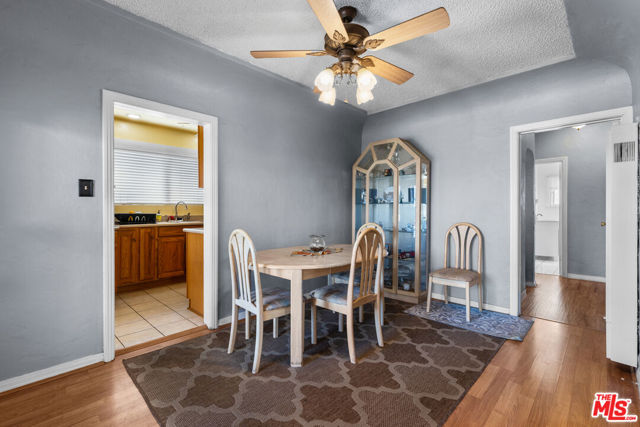 618 W 111th Place, Los Angeles CA: https://media.crmls.org/mediaz/76461c32-f620-42c8-bff0-922ca564f63b.jpg