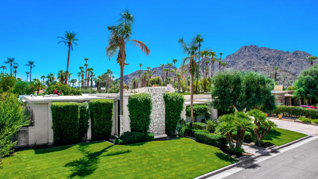 45550 Navajo Road, Indian Wells CA: https://media.crmls.org/mediaz/76462001-a826-4427-b679-c95d277257b1.jpg