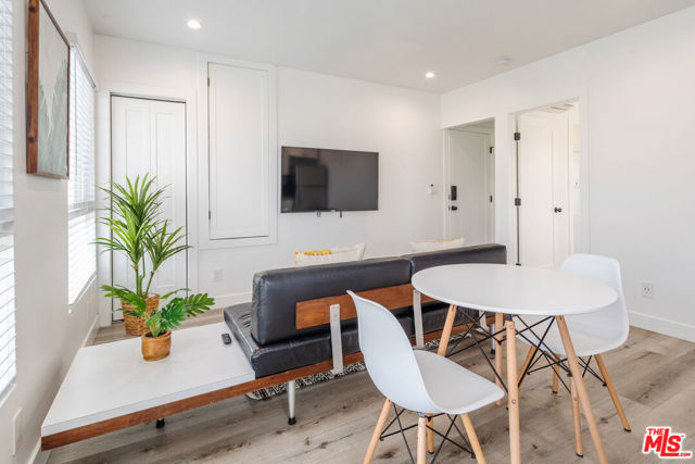 329 N Alexandria Avenue, Los Angeles CA: https://media.crmls.org/mediaz/7646c16f-a2b7-4185-9d2a-8167774a9859.jpg
