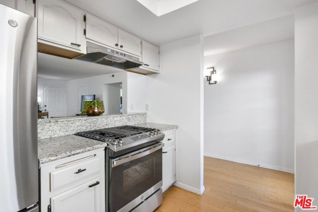 1335 Newport Avenue, Long Beach CA: https://media.crmls.org/mediaz/7648193c-d958-4071-9876-3fd7be0a6513.jpg