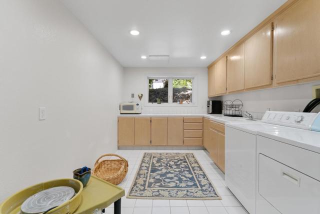 29 Kite Hill Road, Santa Cruz CA: https://media.crmls.org/mediaz/76487a94-2338-41de-948c-807fb6e86cdc.jpg