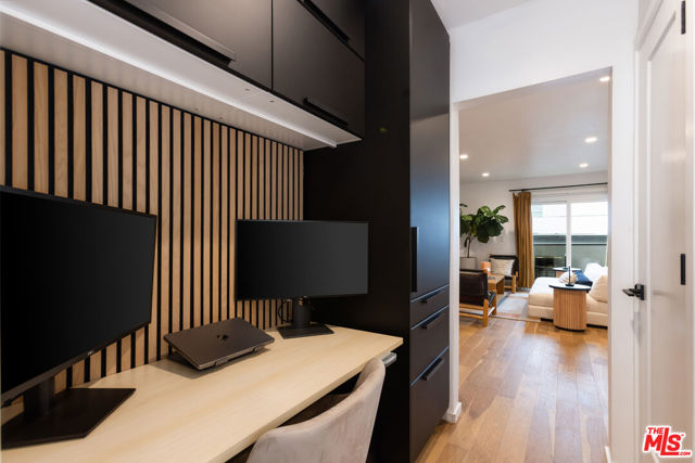 536 N Orlando Avenue, West Hollywood CA: https://media.crmls.org/mediaz/7648ce17-95ee-4302-92dd-40669c1c4e6e.jpg