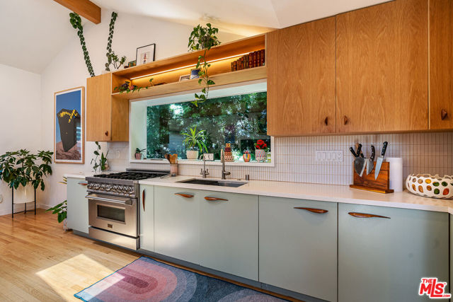 3756 Wade Street, Los Angeles CA: https://media.crmls.org/mediaz/7648e904-a9b2-4bb0-9bad-214cd710f0ac.jpg
