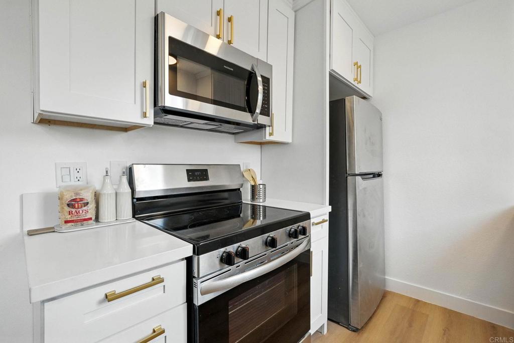 4161 Winona Avenue - photo 6