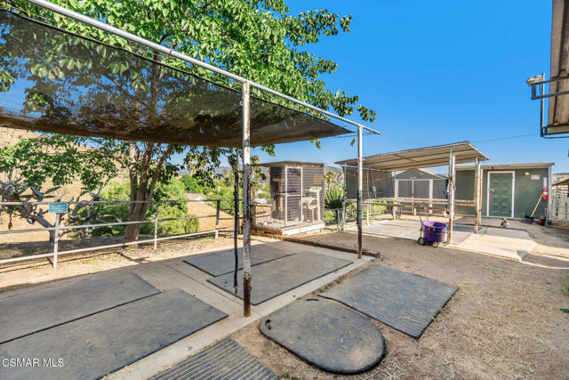 11270 Dominica Avenue, Lakeview Terrace CA: https://media.crmls.org/mediaz/764998e4-ce5d-4e86-89d3-5dfe33ca86ab.jpg