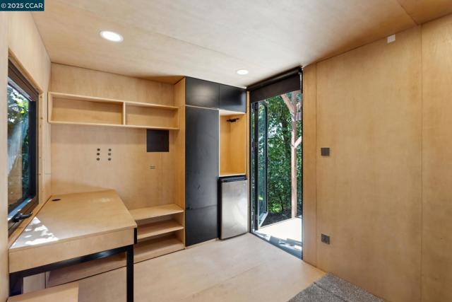 40 Las Palomas, Orinda CA: https://media.crmls.org/mediaz/76499a6c-e881-402f-aa54-9818b519b96c.jpg