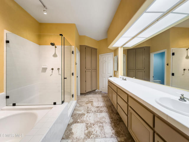 24632 Brighton Drive, Valencia CA: https://media.crmls.org/mediaz/7649ae5b-3b72-48d4-bcd6-f0cf5ea87db5.jpg