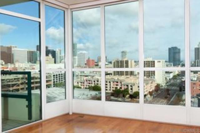 555 Front St, San Diego CA: https://media.crmls.org/mediaz/764a8e0b-cf71-4f07-b01f-da05a9cad1de.jpg