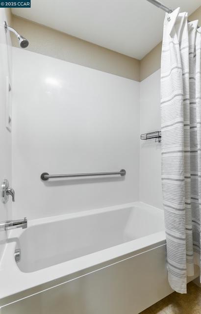 204 Purisima St, San Pablo CA: https://media.crmls.org/mediaz/764aa908-af40-42a1-a86b-bf6f1acb15e7.jpg