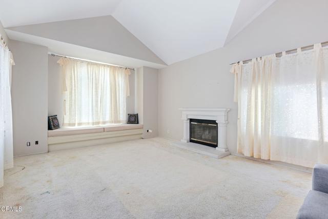 Detail Gallery Image 4 of 35 For 4078 Bending Oak Ct, Moorpark,  CA 93021 - 3 Beds | 2/1 Baths