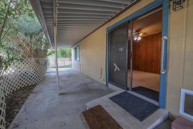 33321 Laura Drive, Thousand Palms CA: https://media.crmls.org/mediaz/764b67c2-37fe-4461-95af-ec00f7899ab3.jpg