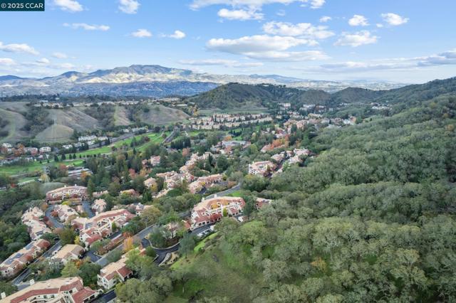 3535 Terra Granada Dr, Walnut Creek CA: https://media.crmls.org/mediaz/764b806e-63ee-48b1-bd33-bfae05143307.jpg