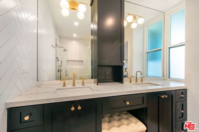 5326 Fairview Boulevard, Los Angeles CA: https://media.crmls.org/mediaz/764bd45c-5132-43e4-a49c-ccfe3229b899.jpg