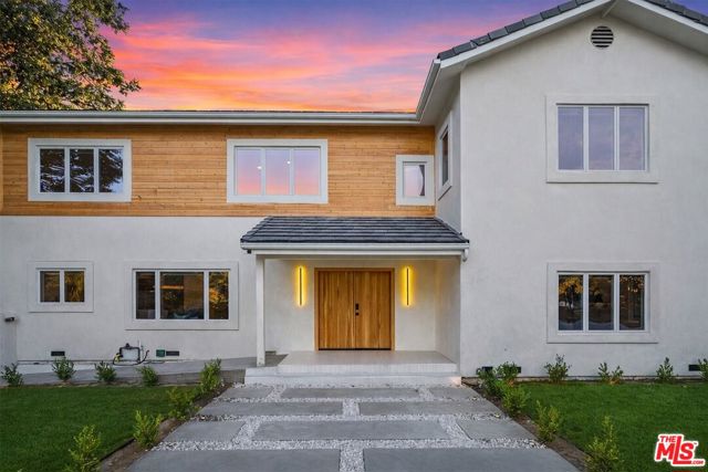 5439 Gentry Avenue, Valley Village CA: https://media.crmls.org/mediaz/764bfad0-7b9e-4804-a07e-b77b9d1a4aff.jpg