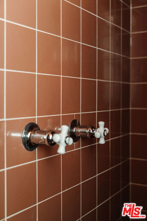 https://media.crmls.org/mediaz/764c5483-353a-462d-be68-09c7dcccd9c1.jpg?preset=X-Large
