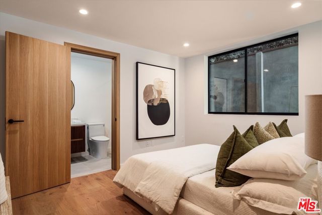 2824 1/2 Avenel Street, Los Angeles CA: https://media.crmls.org/mediaz/764c608d-3dba-4fe1-9f7c-5ab2a4286e91.jpg