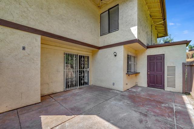 213 Otay Valley Rd, Chula Vista, California 91911, 3 Bedrooms Bedrooms, ,1 BathroomBathrooms,Townhouse,For Sale,Otay Valley Rd,PTP2405657