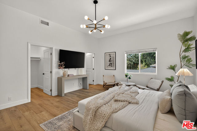 2603 Crestmoore Place, Los Angeles CA: https://media.crmls.org/mediaz/764ce952-04da-482a-83cb-d5757cc8f4d4.jpg