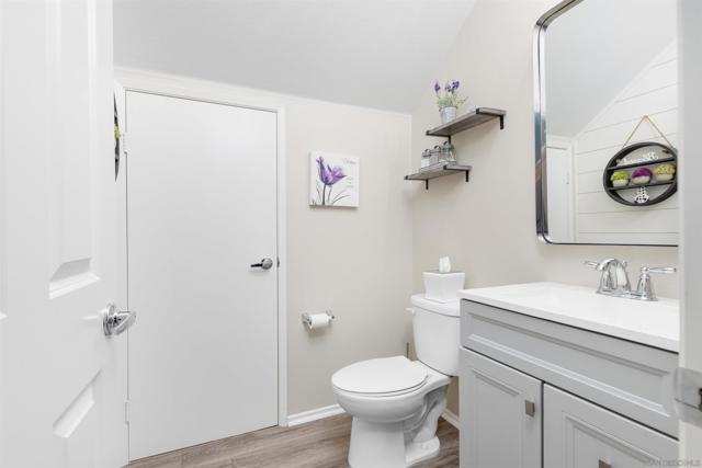 216 Oberlander Way, Fallbrook CA: https://media.crmls.org/mediaz/764cfd6c-6eeb-439d-bdaa-d6bb74537c07.jpg