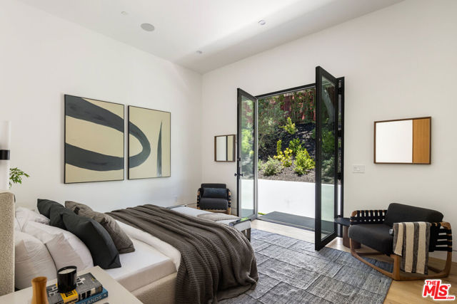 9715 Arby Drive, Beverly Hills CA: https://media.crmls.org/mediaz/764d4fca-95fe-4c2e-af98-40bdc7070947.jpg
