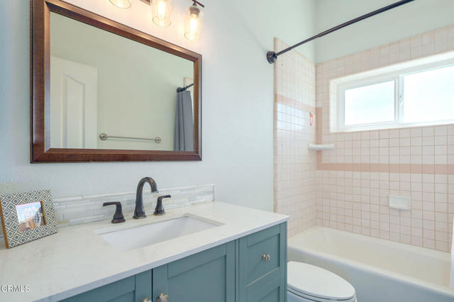 2207 Terra Bella Lane, Camarillo CA: https://media.crmls.org/mediaz/764e2983-6aca-4bf2-9104-8ff92ec40900.jpg