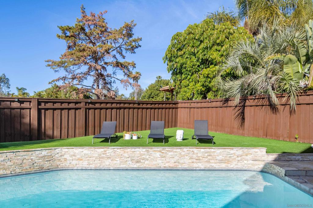 MLS #250035997SD img 28