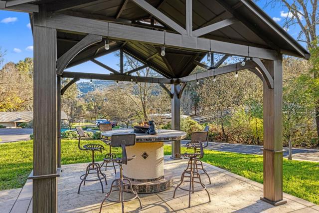 6915 Redwood Retreat Road, Gilroy CA: https://media.crmls.org/mediaz/764e8036-69ab-4e4a-baae-bdc1fda1dea9.jpg