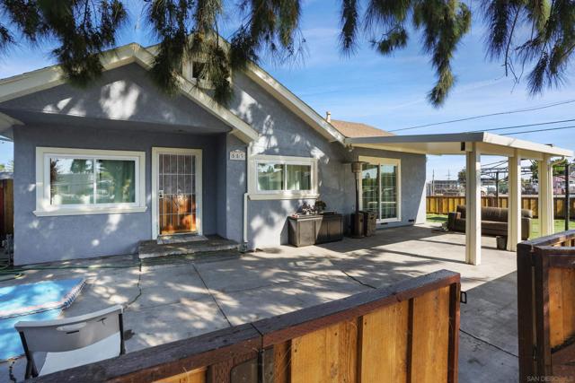 553 3rd Ave, Redwood City CA: https://media.crmls.org/mediaz/764ea90a-d26d-48bf-9e5b-1217373b149b.jpg