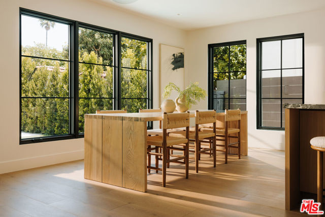 446 N Croft Avenue, Los Angeles CA: https://media.crmls.org/mediaz/764efd8a-291f-4fbd-9869-b592d87b1b83.jpg