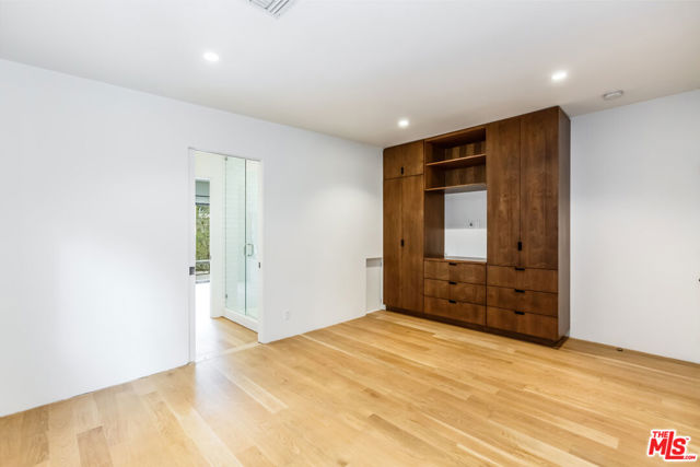 4229 Elmer Avenue, North Hollywood CA: https://media.crmls.org/mediaz/764f85f8-bdff-474f-addb-dfeab00abce8.jpg