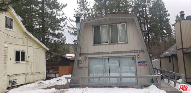 40249 ESTERLY Lane, Big Bear CA: https://media.crmls.org/mediaz/764faba6-5200-47e0-bd21-bbaff4eb86d7.jpg
