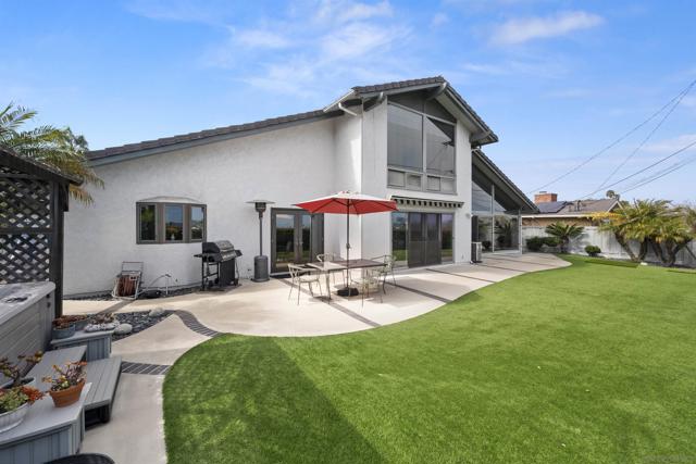 1151 Catalina Boulevard, San Diego CA: https://media.crmls.org/mediaz/764fe5e5-d66f-4fb1-9a3b-9d7bfa45aee8.jpg