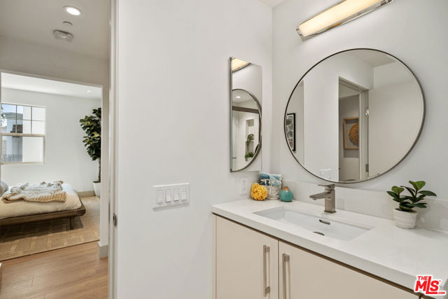130 S Sepulveda Boulevard, Los Angeles CA: https://media.crmls.org/mediaz/76501535-ef01-4a18-970f-53fdb8d5cc21.jpg