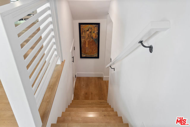 10517 Cheviot Drive, Los Angeles CA: https://media.crmls.org/mediaz/76515a26-0b23-470f-a6ba-f7557987169c.jpg