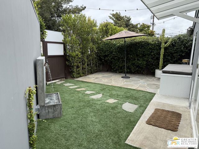 2030 Ocean Park Boulevard, Santa Monica CA: https://media.crmls.org/mediaz/7651983b-283b-4ca7-9fc7-8e6ca9379540.jpg