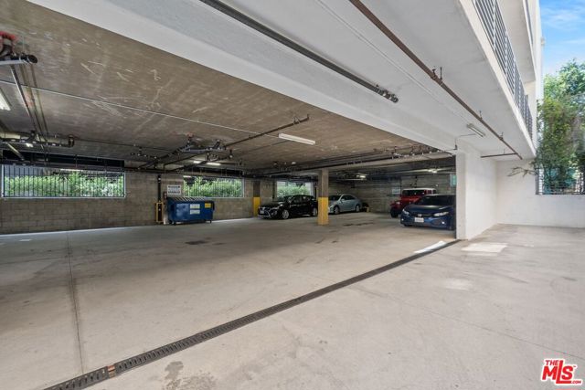 1183 CRENSHAW Boulevard, Los Angeles CA: https://media.crmls.org/mediaz/7651e24e-6954-478f-8653-2fc1712123b8.jpg