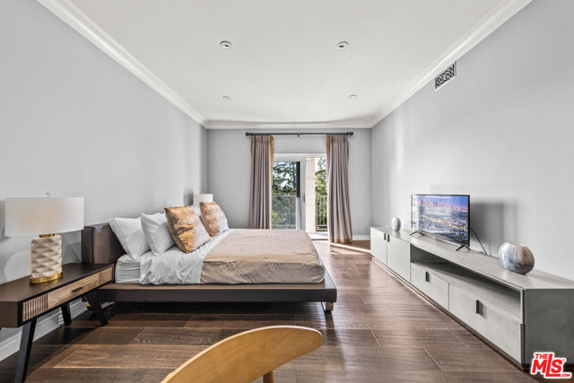 Drew Fenton | 3170 KINGS Court Los Angeles CA | MLS: 7365327 Drew Fenton | 3170 KINGS Court Los Angeles CA | MLS: 7365327