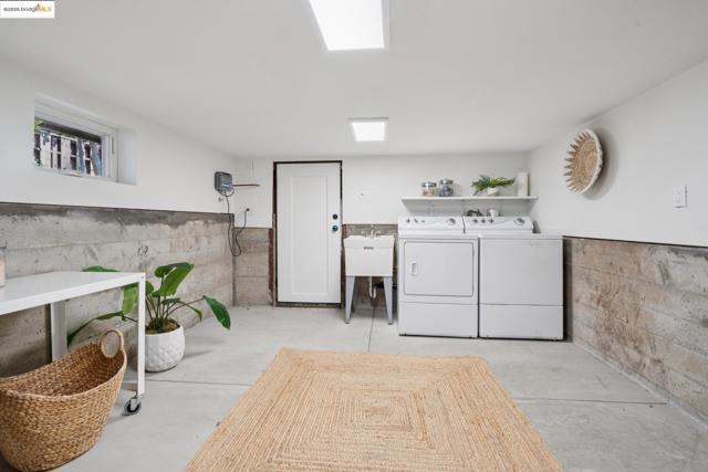 2732 Stuart St, Berkeley CA: https://media.crmls.org/mediaz/765243b6-4db6-4000-a8ae-e3ab9ee781fc.jpg