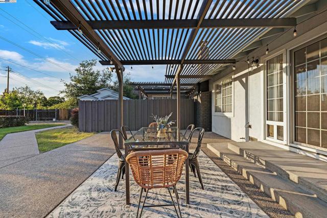 613 Joyce St, Livermore CA: https://media.crmls.org/mediaz/76529a7d-e0dc-46b4-9402-eb08701717a0.jpg