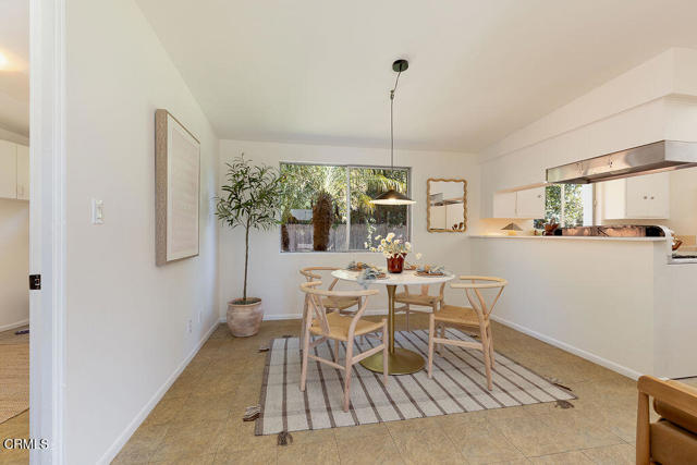 Detail Gallery Image 5 of 36 For 570 Apple Grove Ln, Santa Barbara,  CA 93105 - 6 Beds | 2 Baths