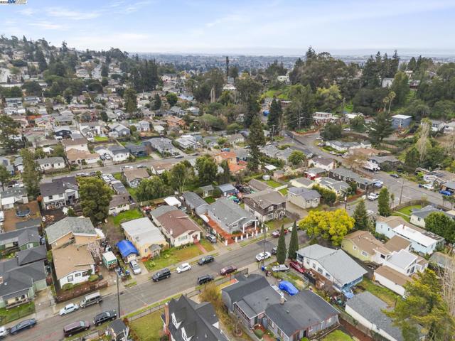 Image 43 of 45 For 3932 Gardenia Pl