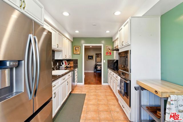 12955 Riverside Drive, Sherman Oaks CA: https://media.crmls.org/mediaz/7654c162-9d1c-452b-996b-62cd79292244.jpg