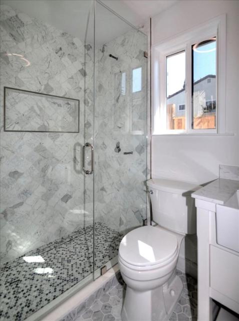 Image 12 of 21 For 446 Bayview Avenue