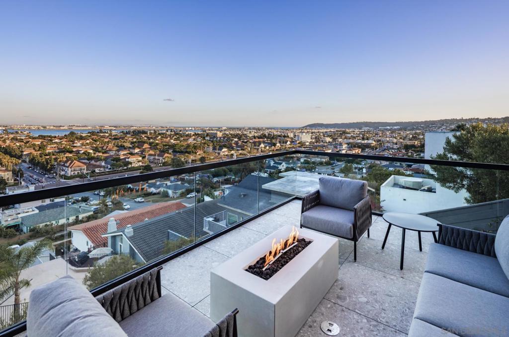 2035 Evergreen St - photo 9