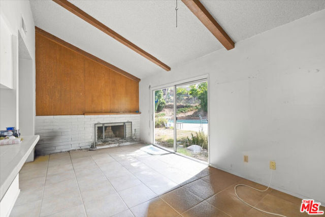 13926 Lakeside Street, Sylmar CA: https://media.crmls.org/mediaz/7655644c-e1bf-4966-af0a-400347391b23.jpg