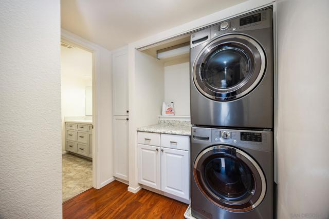 1449 Edgemont St, San Diego CA: https://media.crmls.org/mediaz/765659c4-b0f7-4785-8690-fcfe6fe3739a.jpg