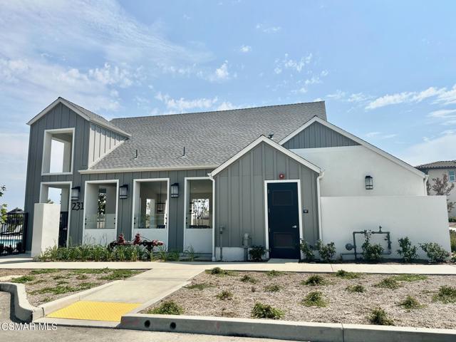 10726 Telegraph Road, Ventura CA: https://media.crmls.org/mediaz/7656d29d-3503-46e3-b089-a9b0d6f8aa0e.jpg