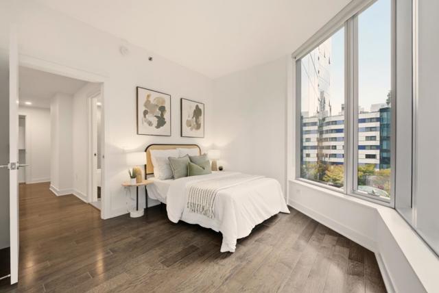 318 Main Street, San Francisco CA: https://media.crmls.org/mediaz/76570ec5-8cba-4b5a-84cc-bd200b2b2ffc.jpg