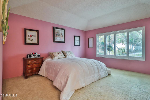 3616 Pebble Place, Newbury Park CA: https://media.crmls.org/mediaz/76576906-77d8-4c8a-9d52-565c30924f3e.jpg