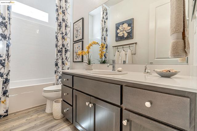 226 Wynn St, Oakley CA: https://media.crmls.org/mediaz/7657eaf7-e412-4421-bf24-c8ad03d1293e.jpg